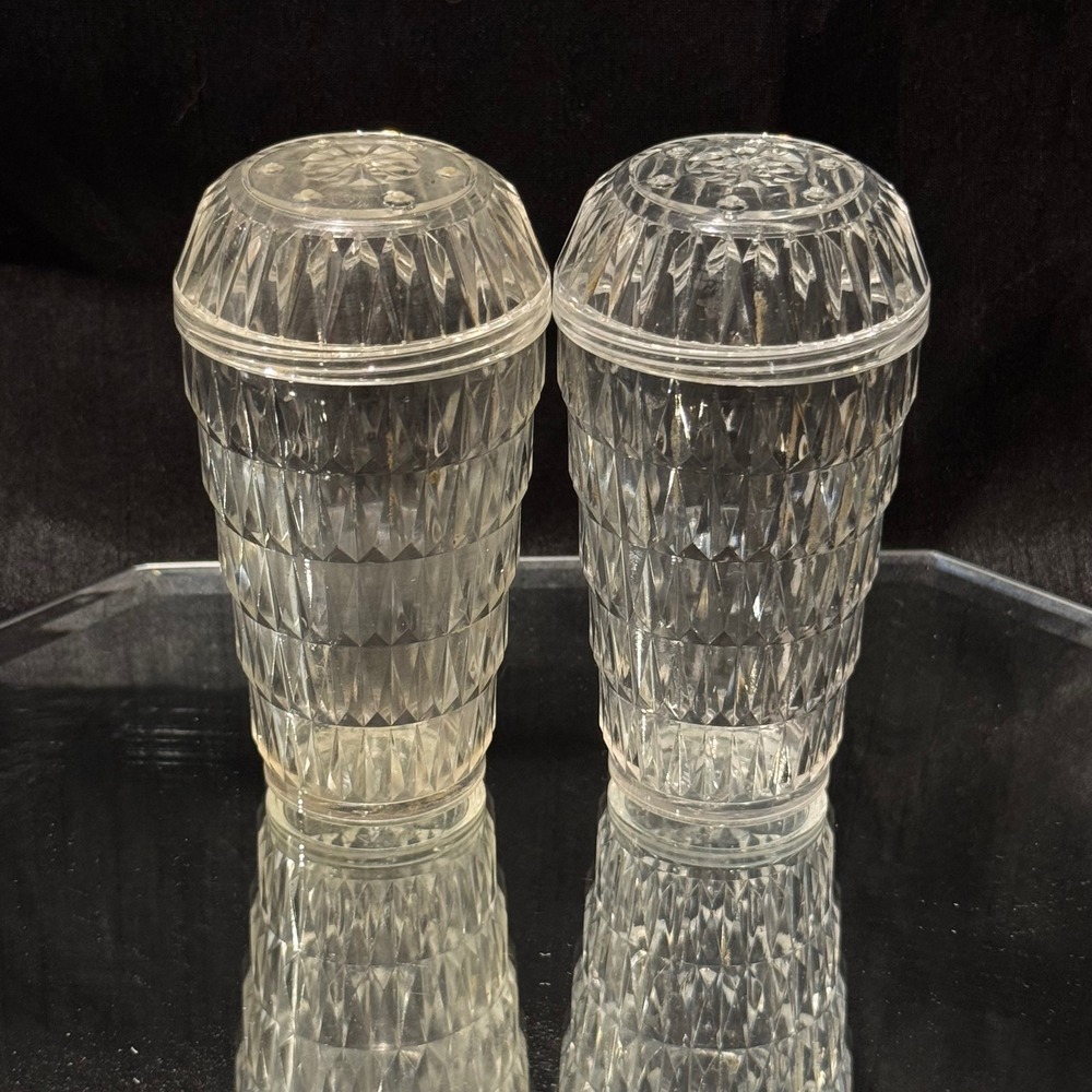 Vintage Arrow Clear Plastic Crystal Salt & Pepper Shakers Diamond Cut USA